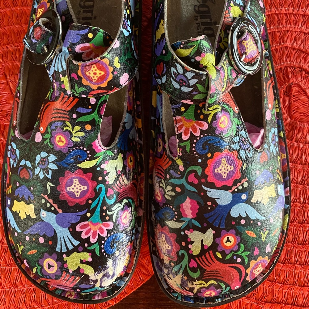 Algeria slip on miles / clogs nursing shoes sz 39